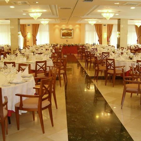 Hotel Villa De อัลมาซัน ภายนอก รูปภาพ