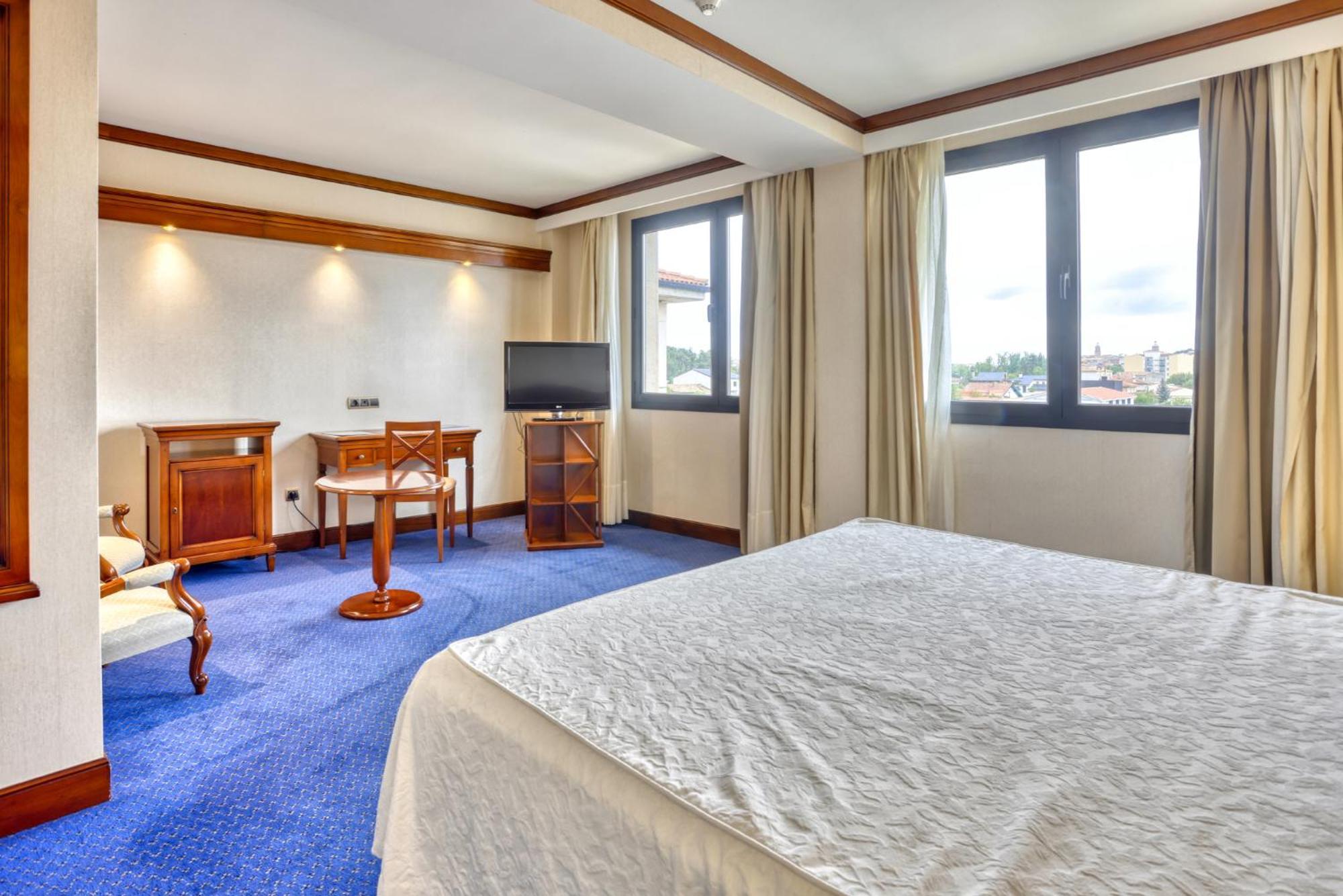 Hotel Villa De อัลมาซัน ภายนอก รูปภาพ