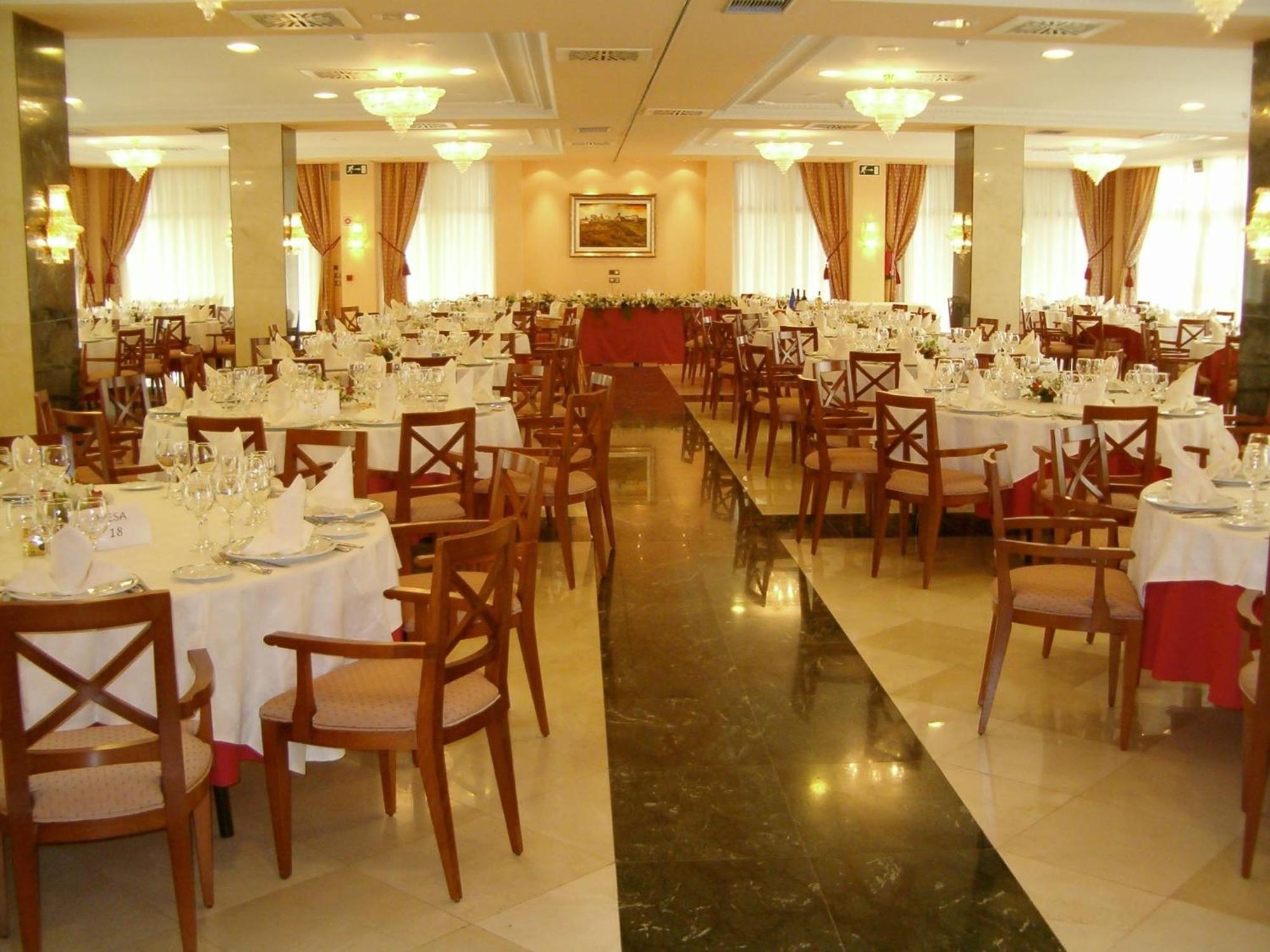 Hotel Villa De อัลมาซัน ภายนอก รูปภาพ