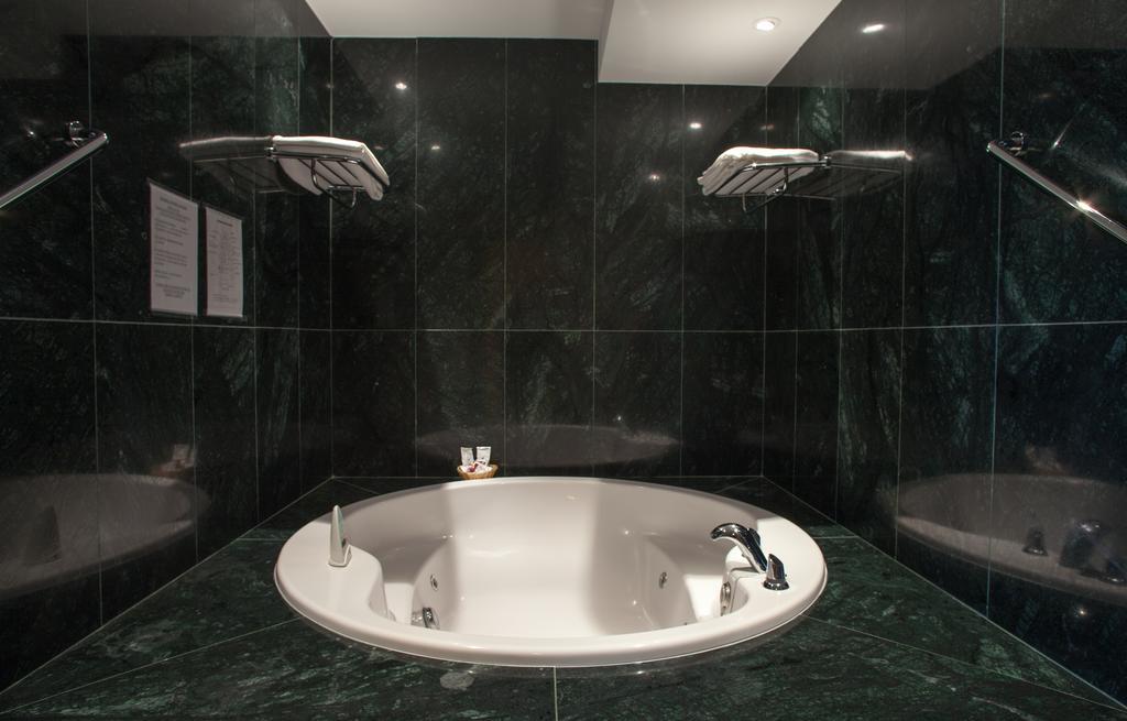 Hotel Villa De อัลมาซัน ภายนอก รูปภาพ