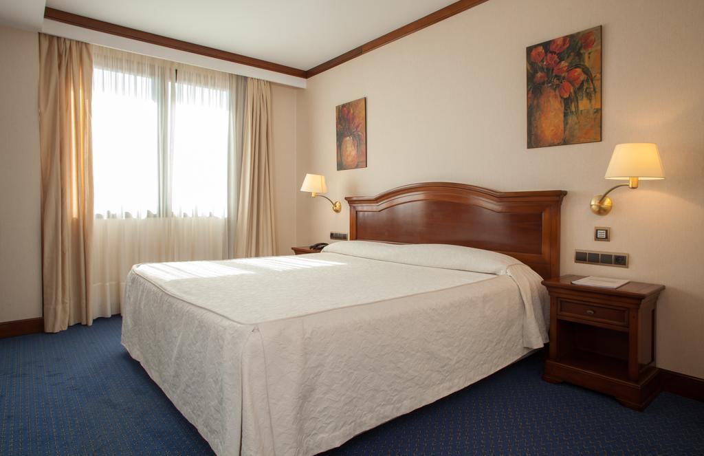 Hotel Villa De อัลมาซัน ภายนอก รูปภาพ